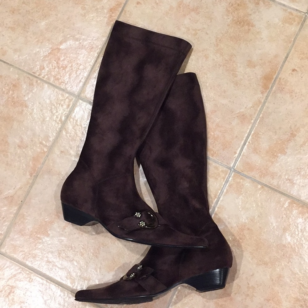 20% OFF! Brand New Slim suede pointy boots
